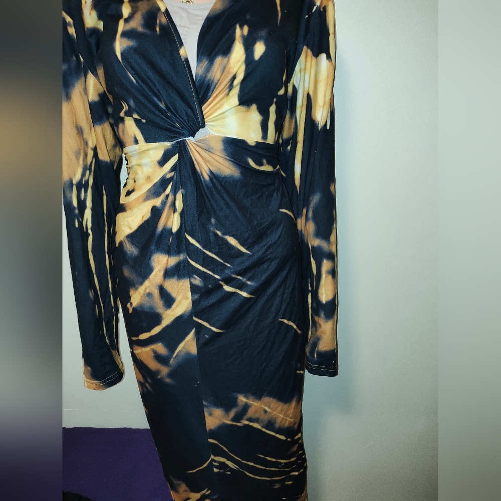 Elegant Black and Gold Tie-Dye Dress